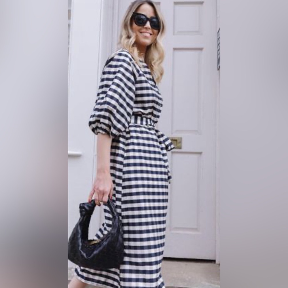 HM Lyocell-blend Dress. Navy and beige gingham check dress.
